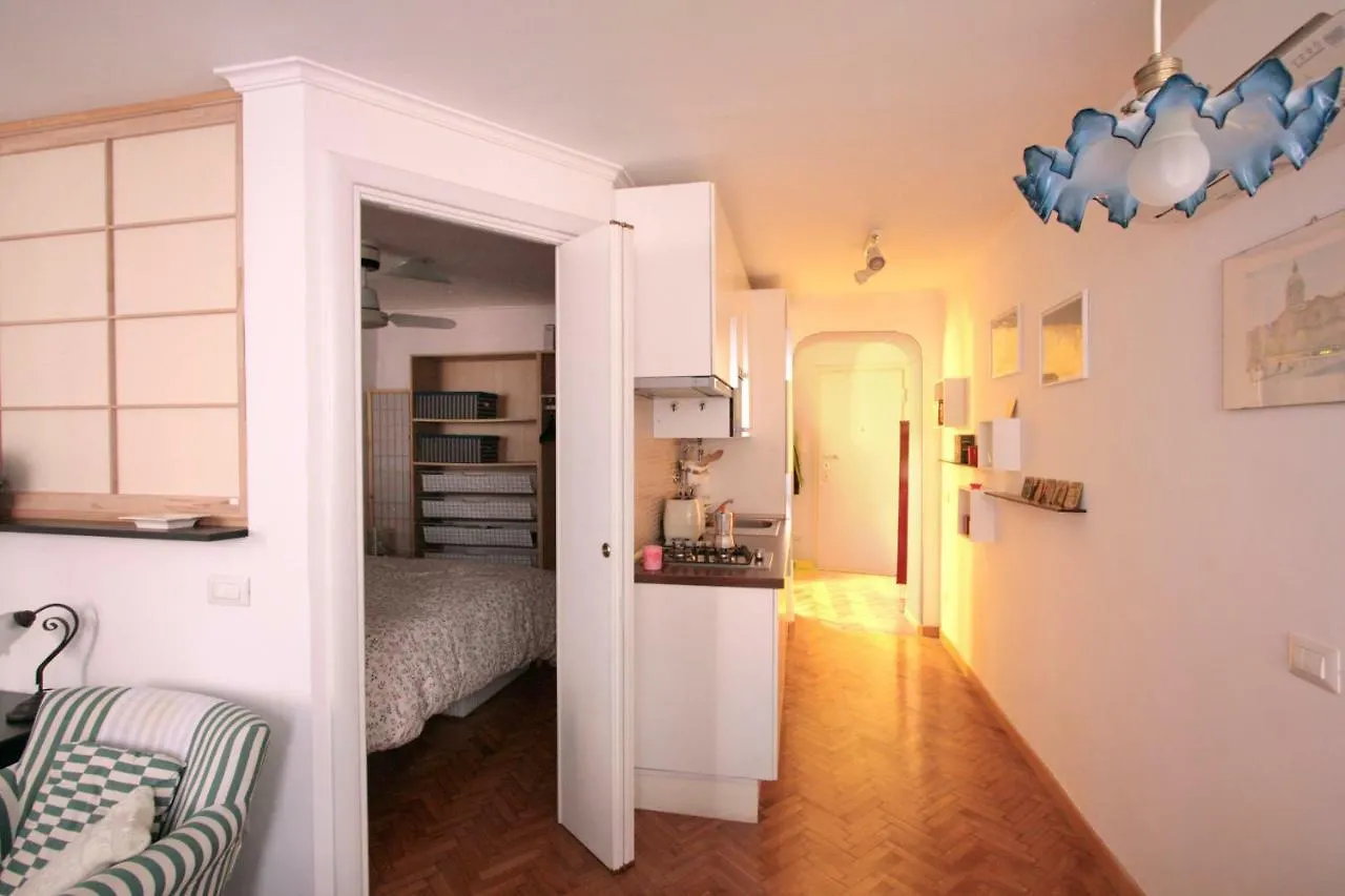 Apartment Roma Center Fori Imperiali Raffy'S Charming Suite Italy